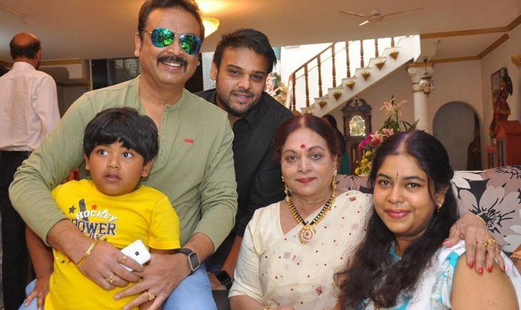 Naresh Ramya Raghupathi Pavitra Lokesh