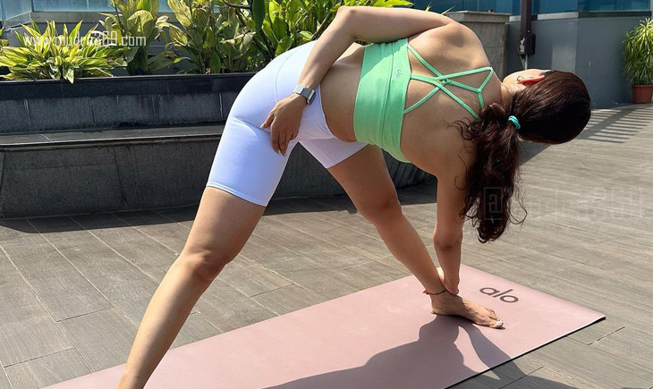 Pragya Jaiswal Yoga