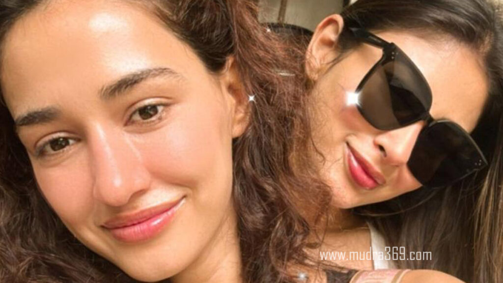 Disha Patani Mouni Roy