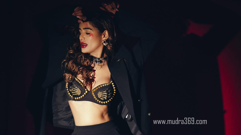 Poonam Pandey halloween Devil